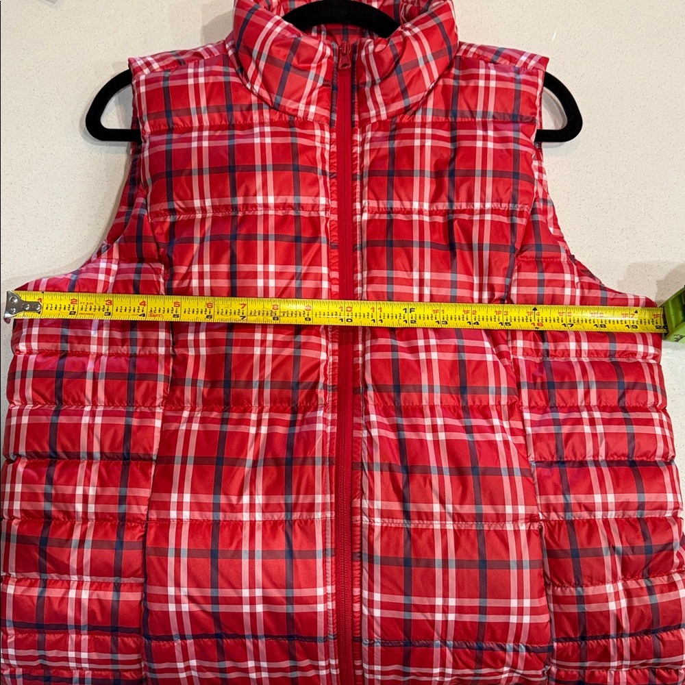 Lands' End Red Plaid Puffer Vest Size Medium Tall - Picture 3 of 7